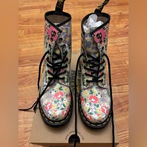 Floral Dr. Marten boots